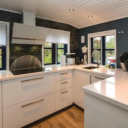 Three-bedroom In Augustenborg