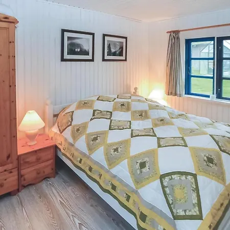 Three-bedroom In 度假居 *